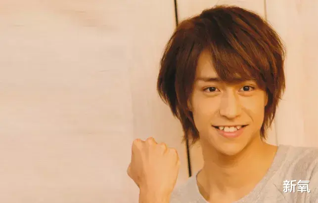 虎牙|连续霸榜最美女明星5年,她的脸到底有啥魔力?