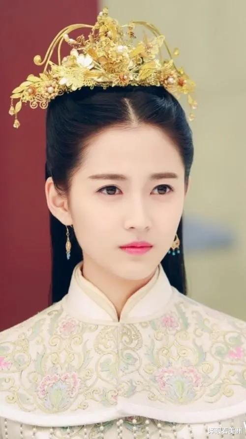 白梦妍|陈钰琪新剧《浮图缘》紧张拍摄 搭档小鲜肉 男主类似“韦小宝”