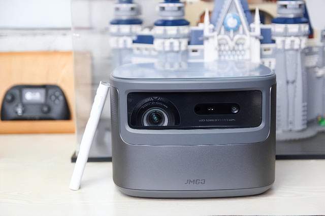 投影仪|坚果J10S销量突然猛增的背后:官方推荐上网课用投影仪