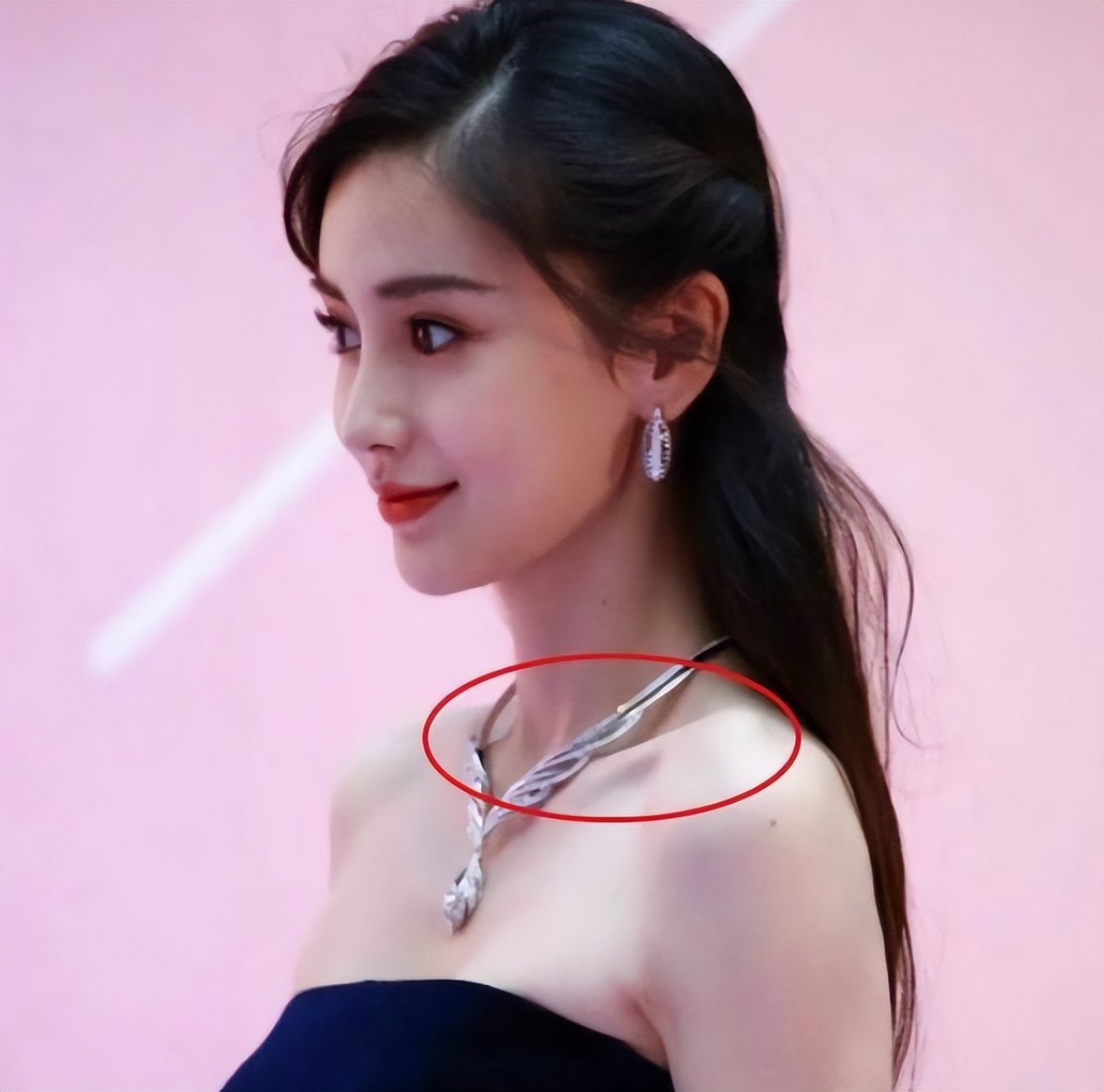 肯达尔·詹娜|杨幂的纸片腰、关晓彤的漫画腿,娱乐圈“病态审美”,何时休