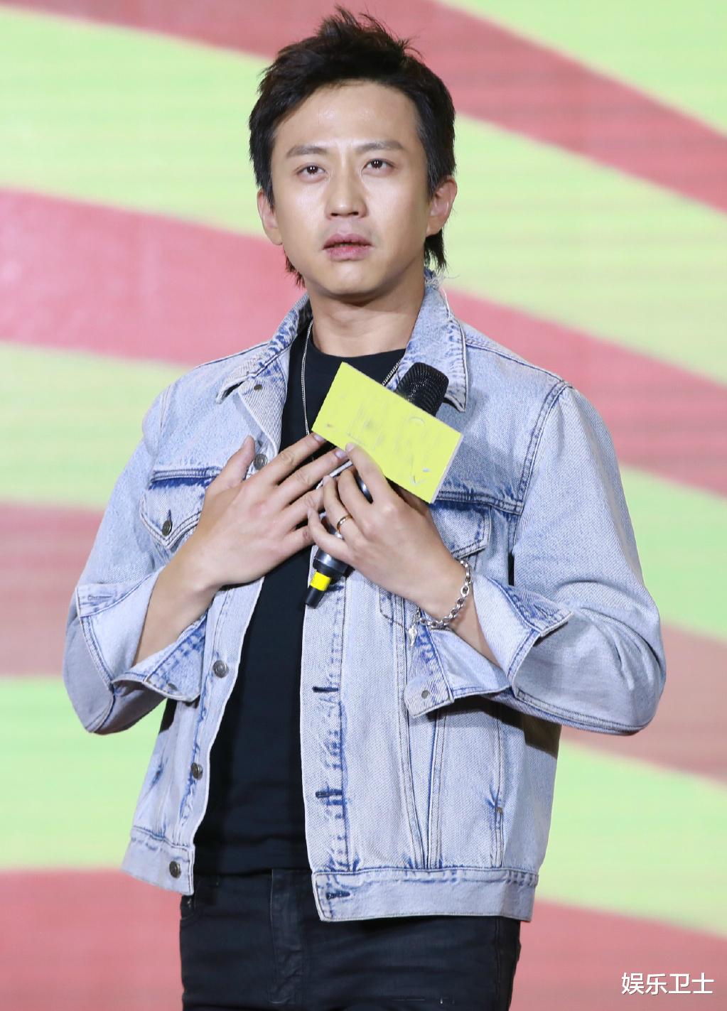 邓超|邓超和工作室互怼，因被纠正四十一岁宣布工作室解散，工作室回应更绝