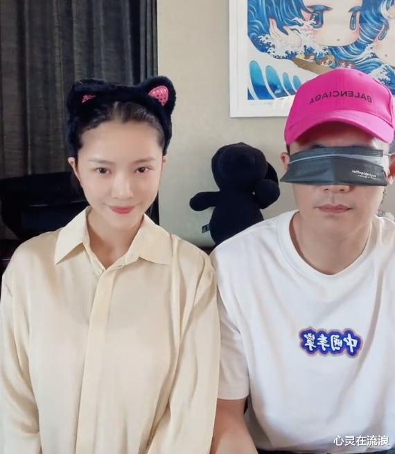 杜淳|杜淳晒女儿奔跑萌态,1岁小蛋饺腿型受质疑,网友:没生过孩子?