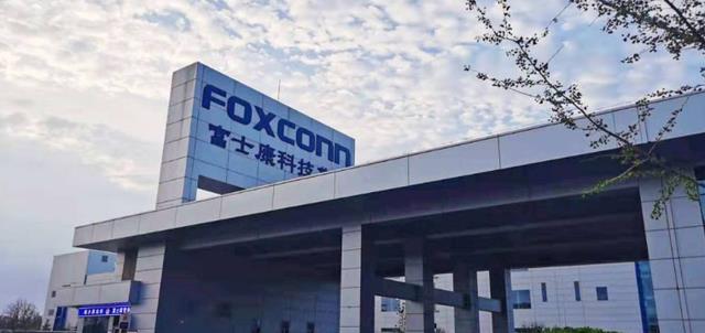 富士康|富士康着急了?郭台铭正式官宣决定,随了库克的心意