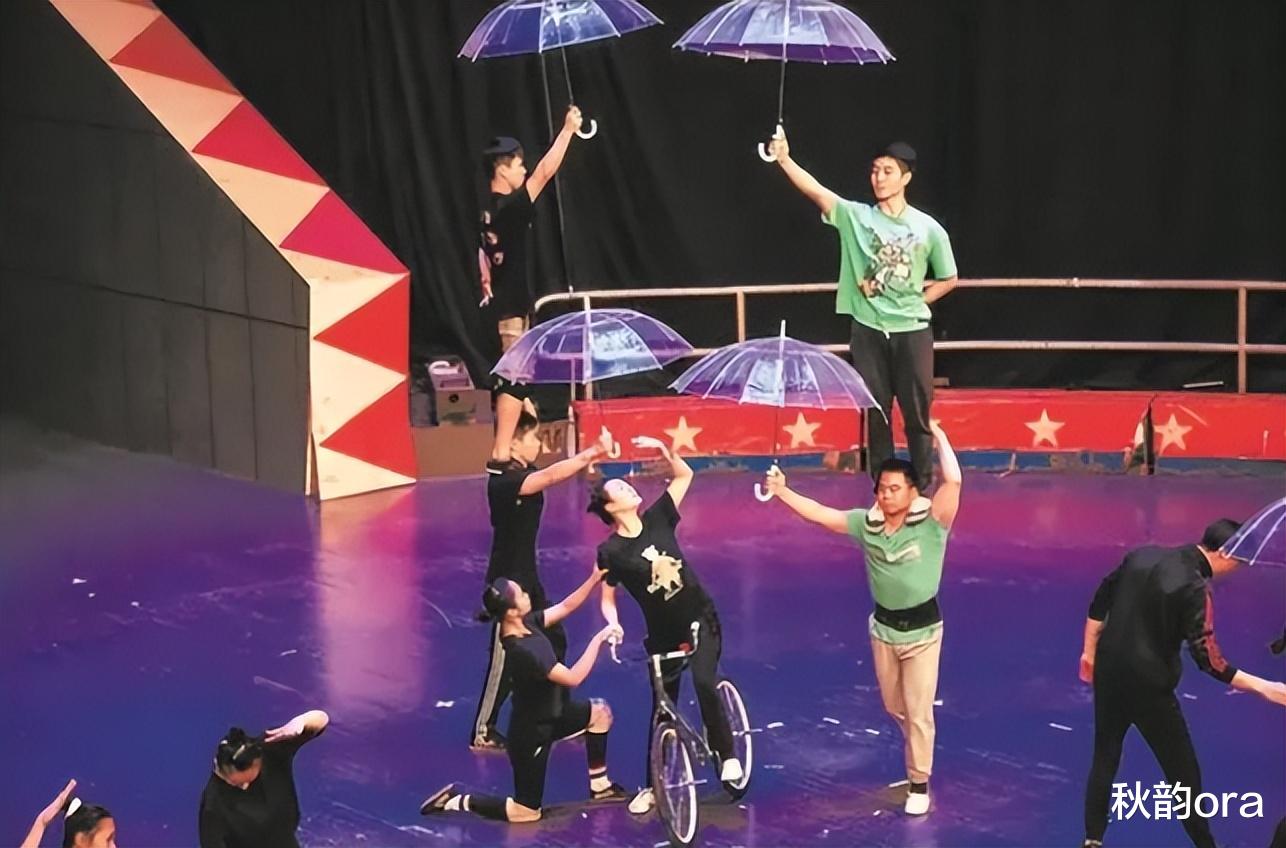 姜昆|姜昆：24年前，不顾妻子反对收养6岁孤儿，如今养子成了他的骄傲