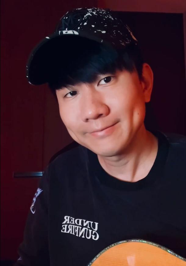 林俊杰|林俊杰发文确诊新冠，还不忘暖心鼓励他人！歌手生涯引人担忧