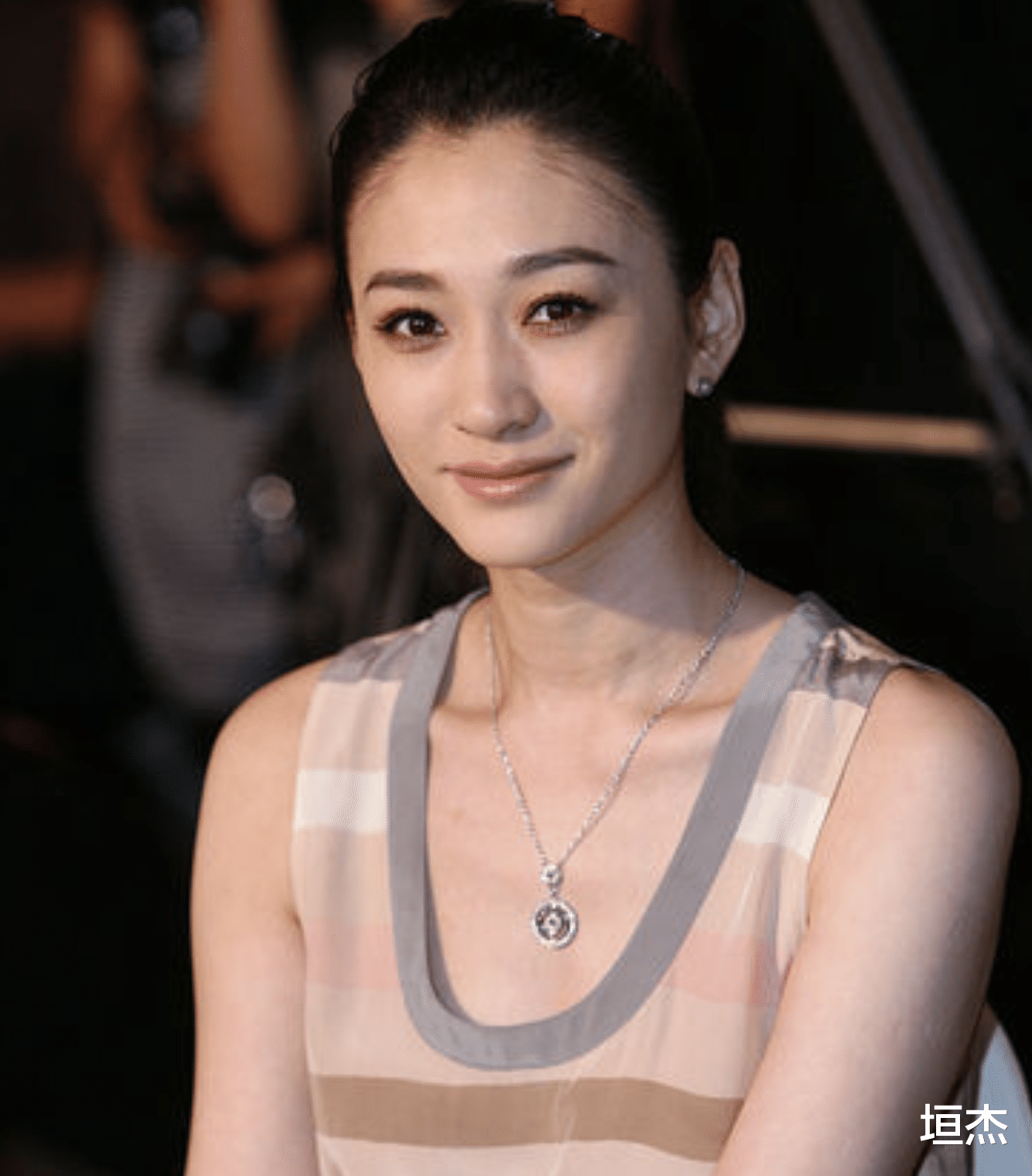 刘雪华|“自带苦相”的10位女星,个个愁容满面,演什么都丧,真吃亏啊