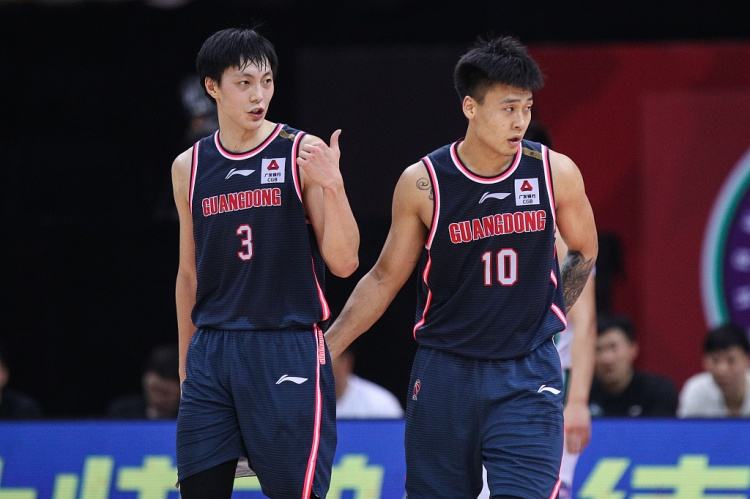 季后赛|1米79！1米77！季后赛场均14+2，力压赵睿胡明轩！杜锋捡到宝了