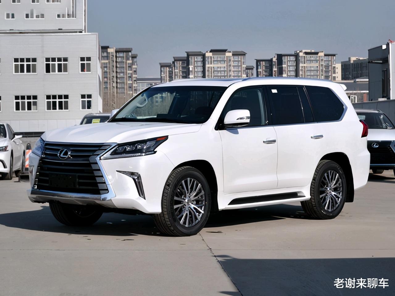 开完雷克萨斯LX570,再换到路虎揽胜上,车主:对比差距明显