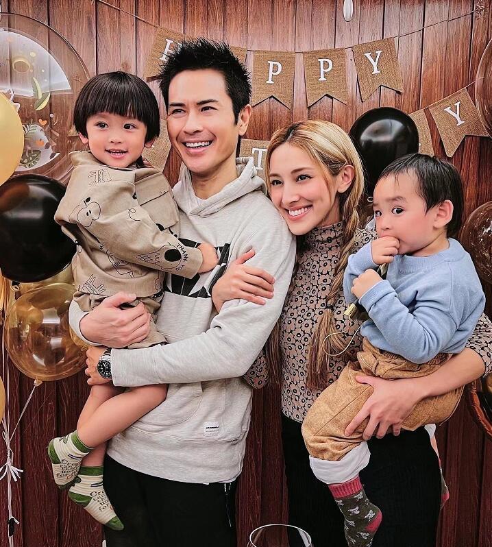 陈凯琳|港姐陈凯琳放闪撒“狗粮”，晒与郑嘉颖的结婚旧照，发文表白老公