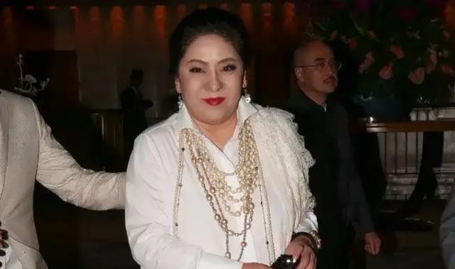 陈岚|“富婆”陈岚：掏8500万买项链还嫌太便宜，买鸽子蛋钻石如买鸡蛋