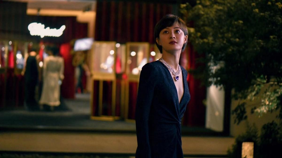 孙俪|孙俪晚宴造型封神!穿礼服戴60克拉大宝石闪耀出场,大鼻头好突兀