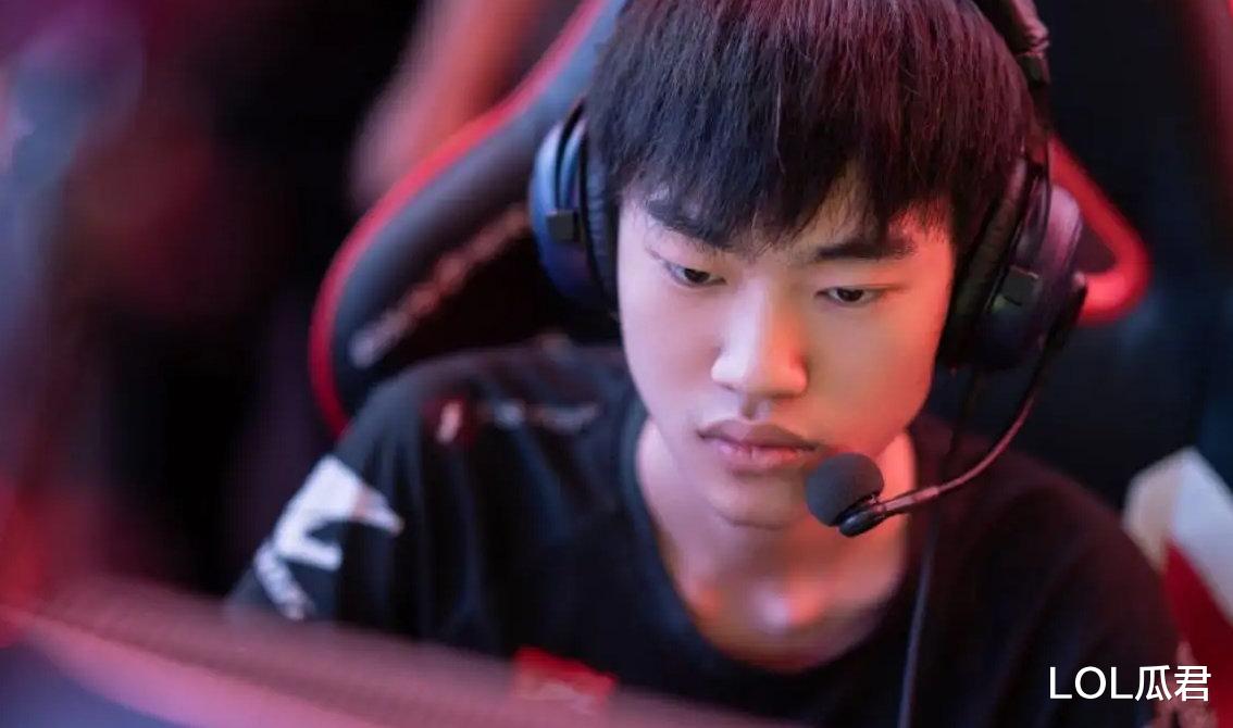 knight|Knight两女友线上开撕,事情过程全曝光,黑历史被完全抖露出来