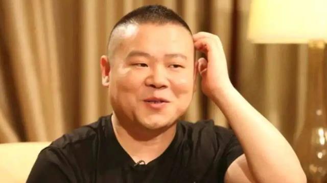 岳云鹏|岳云鹏当众嘲讽国足，结果被迫公开道歉，一句话让对方无地自容！