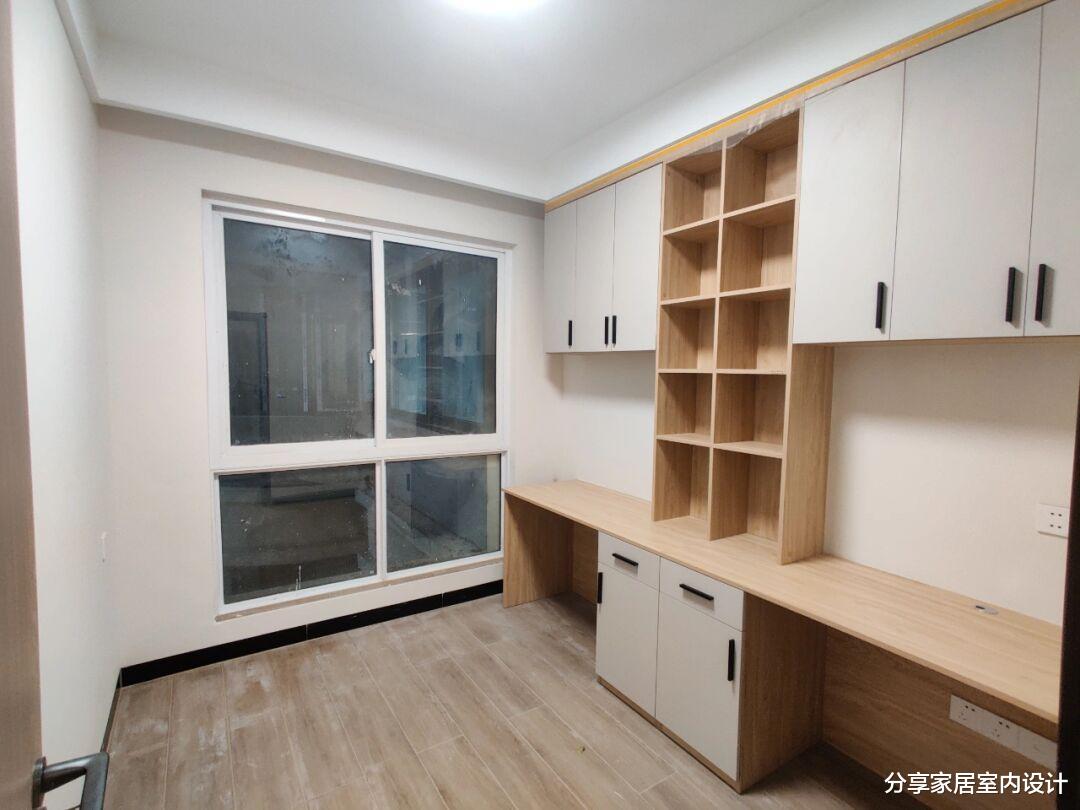 看她家新房,全屋定制柜子花了3.5W,还没家具就很喜欢,羡慕啊!