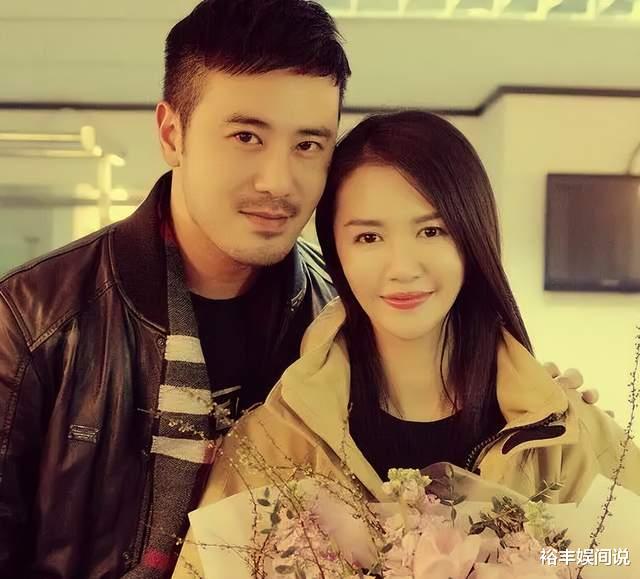 谭维维|谭维维被曝秘密当妈！夫妇携一双儿女现身，腰间系腰凳母爱十足