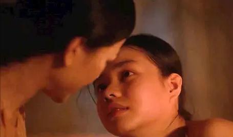 小云|《三太太》:14岁就成人妻,夜夜受宠的背后,是不堪与人言的折磨