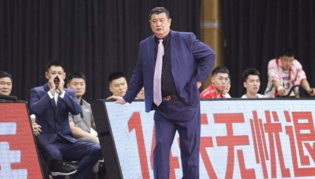 山东男篮|山东VS青岛火爆上演！吴庆龙斗法徐长锁，输球就下课，CCTV5直播