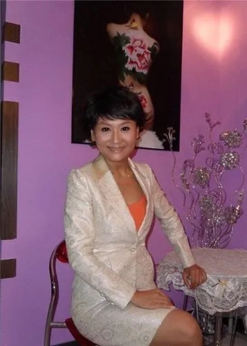 央视|放弃央视工作嫁豪门,遭丈夫虐待饿成皮包骨,曹晴的结局令人唏嘘