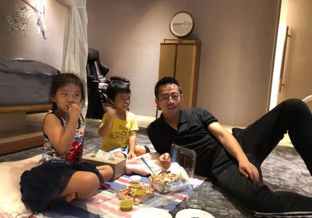 张兰|汪小菲为张颖颖疑与母亲闹掰,张兰委屈发声,表态想念孙儿们