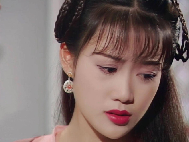 香港小姐|“风光不再”的港姐窘况：有人抵押皇冠还巨债，还有人菜市场摆摊