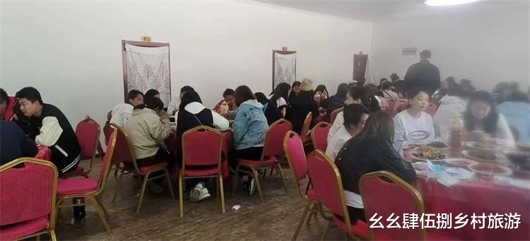 北京|北京密云东龙十八潭景区民宿，6000亩山林红叶浸染，门票仅21元！