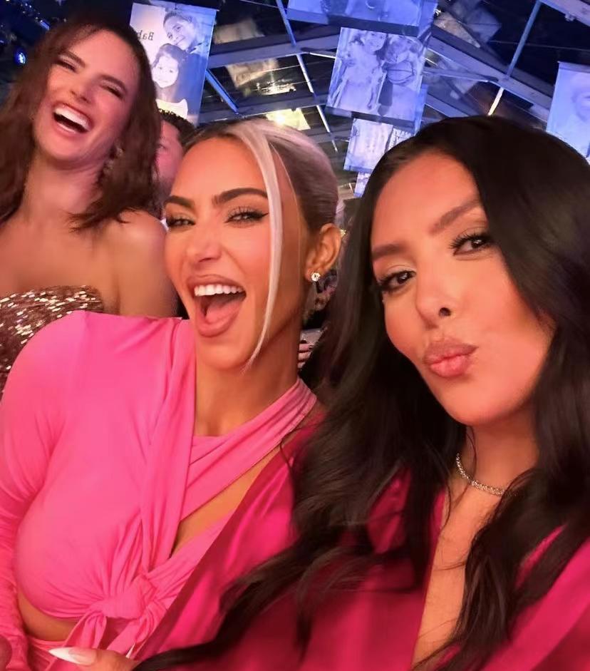 金·卡戴珊|保罗也没有和卡戴珊约会，侃爷在说谎？巴克利看热闹，笑得很开心