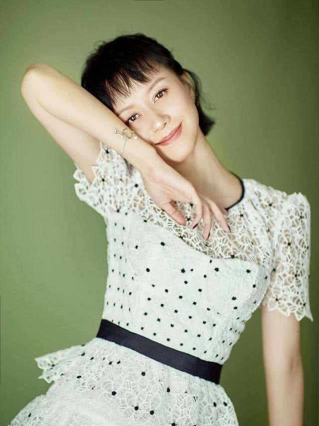 倪虹洁|当红女星倪虹洁：心疼开小卖店的文盲妈妈，44岁的她情感状况怎样