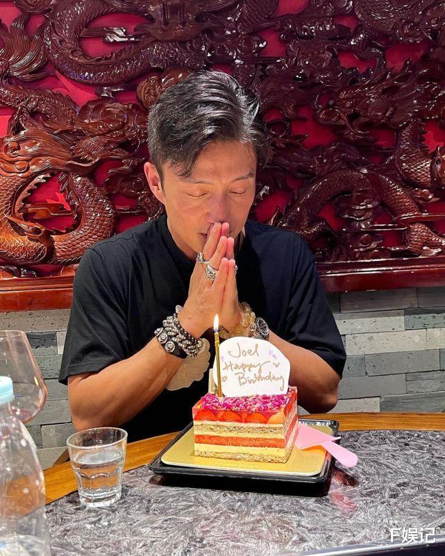 陈山聪|陈山聪46岁生日与袁伟豪夫妇胡定欣等庆祝 粉丝还提前为其庆生