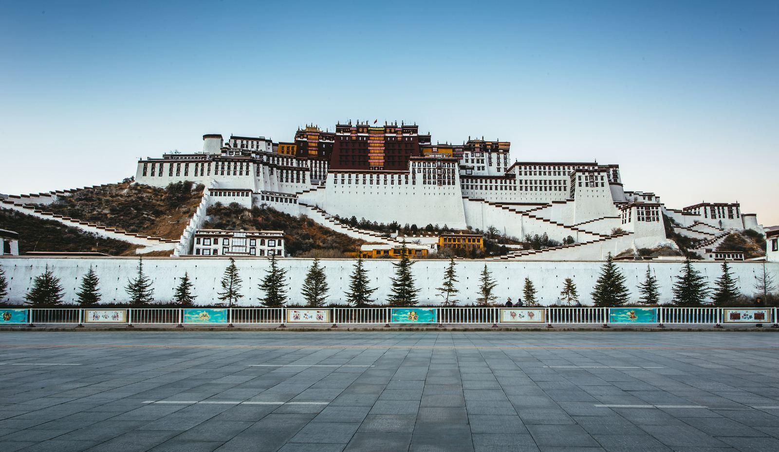 布达拉宫|布达拉宫2大神秘传说,1300多年来无人能解,真有这么神奇?