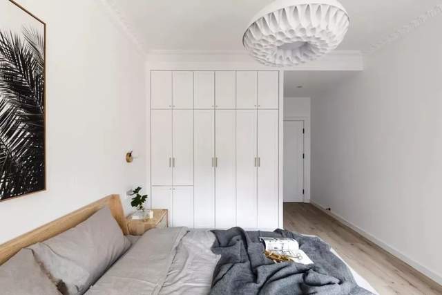 还买什么衣柜?如今流行挖墙变衣柜,空间不止大一倍