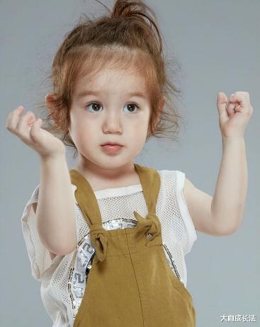 马天宇|童星周嘉诚:被妈妈扮成女孩圈钱,幸好有马天宇帮他认清性别