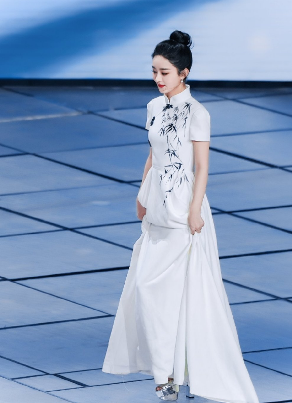 赵丽颖|赵丽颖胶原蛋白满满,展现温婉端庄美