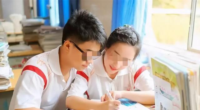 案例:高中生偷拍同学亲热被发现,被追途中不慎从楼顶坠下