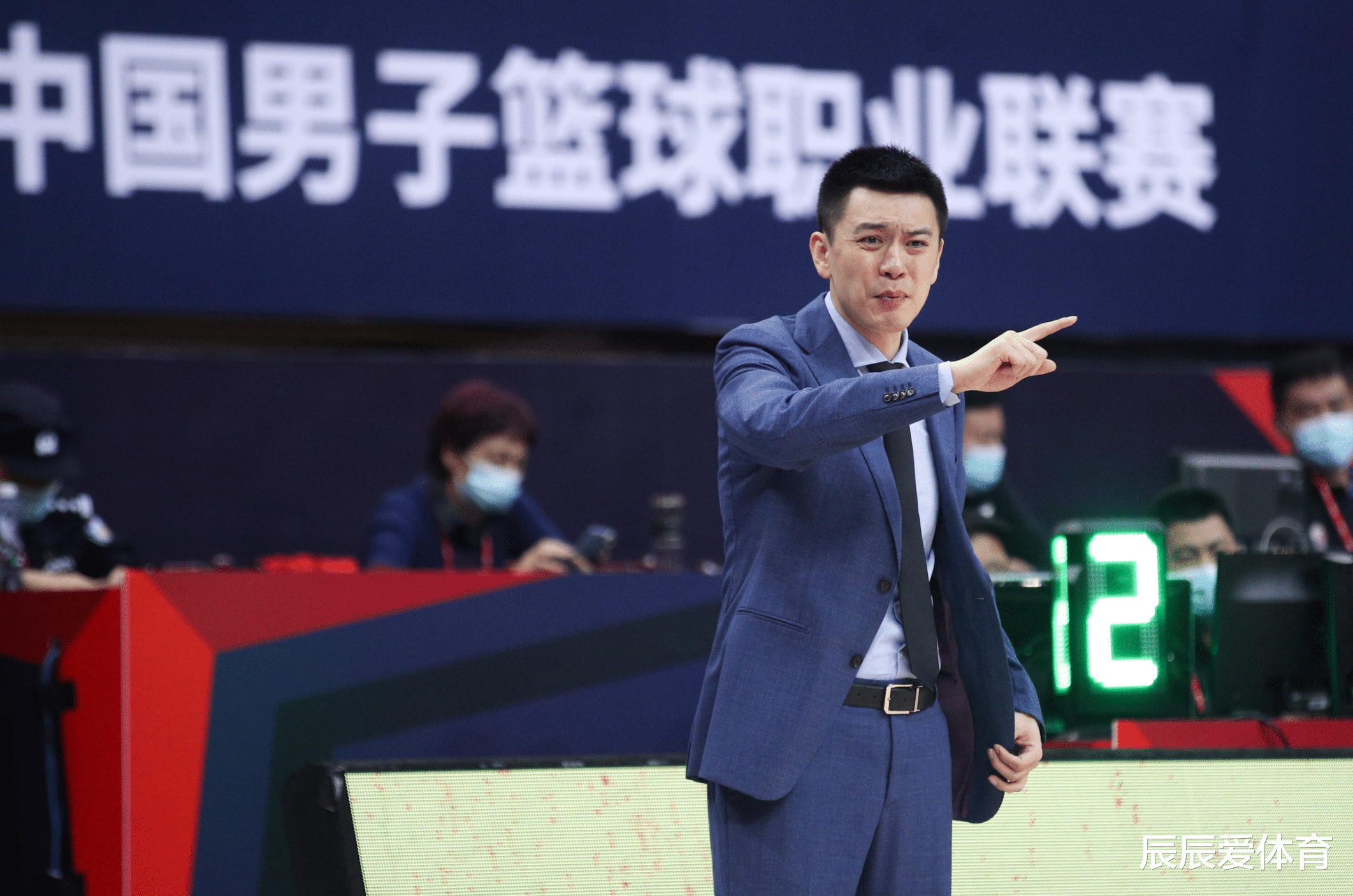 广东男篮|杜锋官宣广东已到不破不立的时候，杨鸣做正确选择拒绝签约威尔森