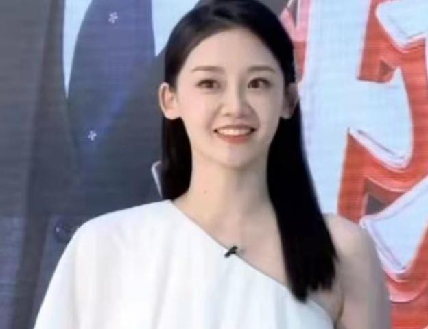 直播带货|郑恺可能再次当爹?苗苗现身活动小腹微显很富态,疑似怀上二胎