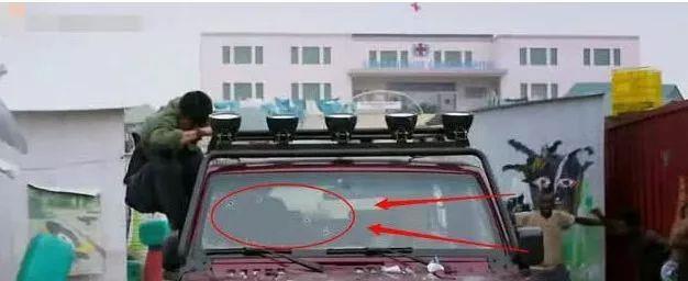 战狼2|《战狼2》哭笑不得的穿帮镜头，张张有爆点，网友：看一次笑一次