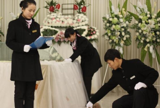 招聘|又一铁饭碗岗位开始招聘，月薪上万还有正式编制，胆大的可以试试