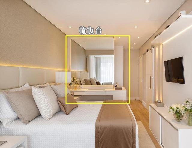 卧室布局灵机一动:衣柜挪床尾,书桌放床侧边,收纳只多不少!