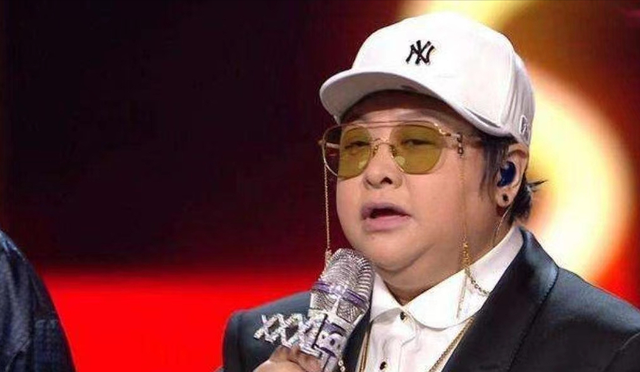 我是歌手|《我是歌手》8位冠军现状：有人游艇美女相伴，有人退圈成普通人