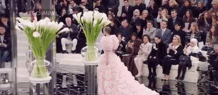 约翰尼·德普|德普女儿被全球数十位超模怒撕!被喷是靠爹妈特权的星二代,“没有自知之明”