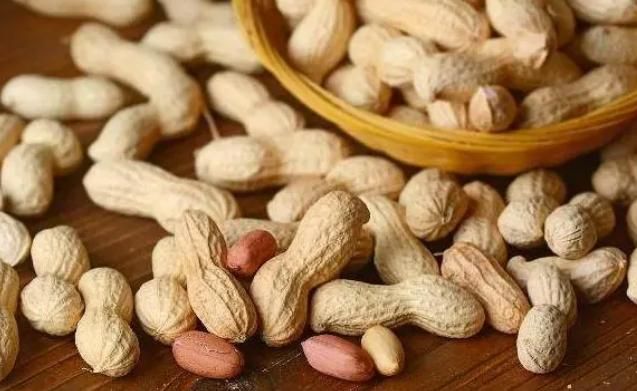 发型 减肥不能碰“花生”？建议：若不想腰上长赘肉，忌4物，吃4果