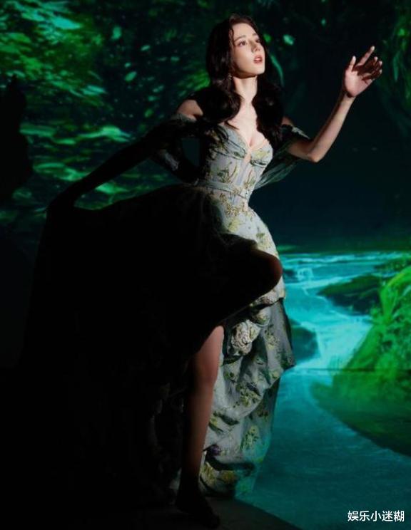 迪丽热巴|迪丽热巴花絮曝光，前后判若两人，网友：不像一个人