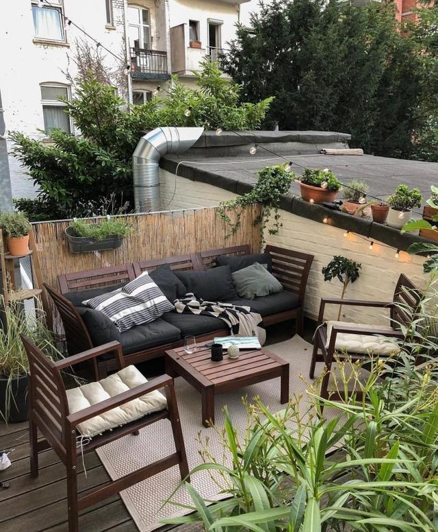 85平德国住宅，小客厅小窗户，拼色厨房和惬意的露台，简约又清新