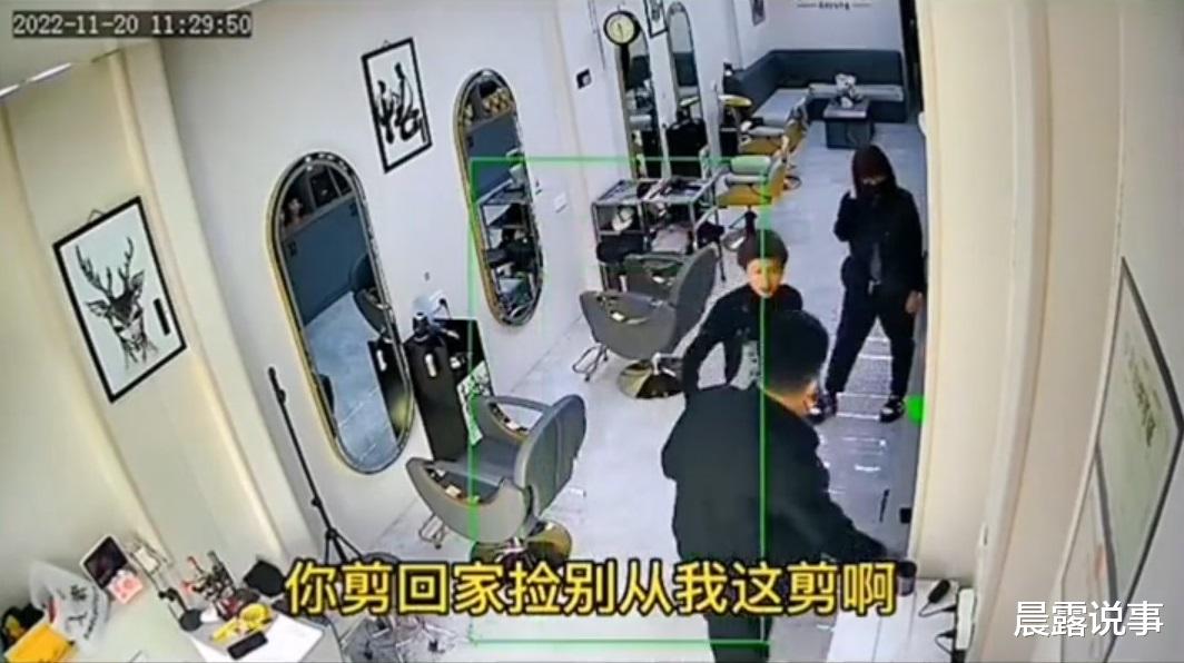 辽宁:妻子花680接头发被丈夫骂,网友:女的像傻子!