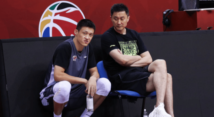 广东男篮|杜锋离队执教国家队，宏远顶薪签下32岁锋霸，球迷：养老合同