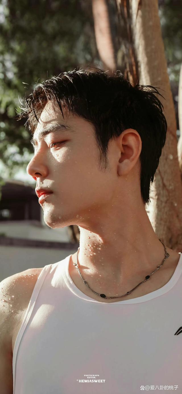 肖战|肖战入选入选推特时尚热门人物,是唯一上榜的华人明星