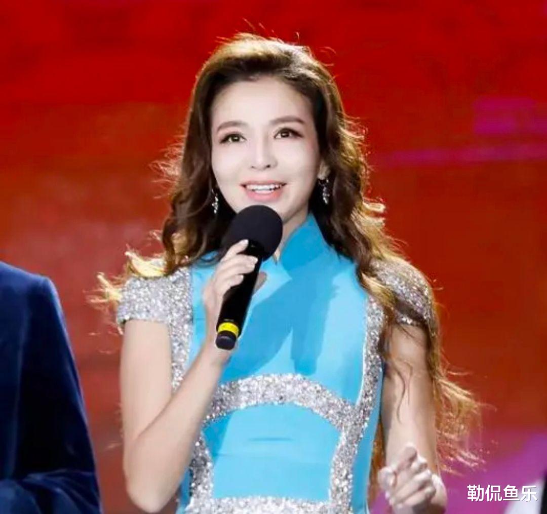 春晚|春晚主持阵容曝光，少了熟悉的面孔，张若昀跨界主持，关系强大？