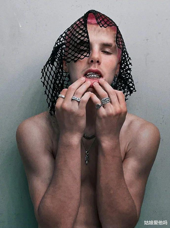 莫妮卡·贝鲁奇|全世界都在等着她长大，结果...就这？？？