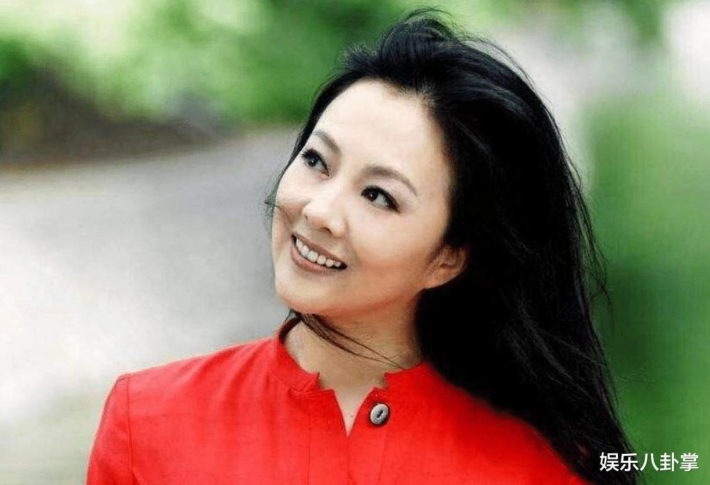 梁丽|著名演员梁丽：两度闪婚最终失败，如今54岁依旧单身