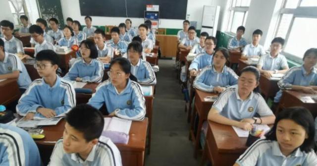 教师|高三学子想当老师？这几类师范专业选择需慎重！就业没那么简单